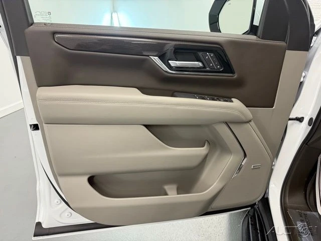 2026 GMC Yukon 5th Gen - Image 14 of 21