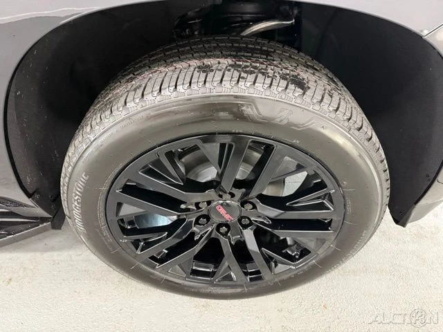 2026 GMC Yukon 5th Gen - Image 4 of 21