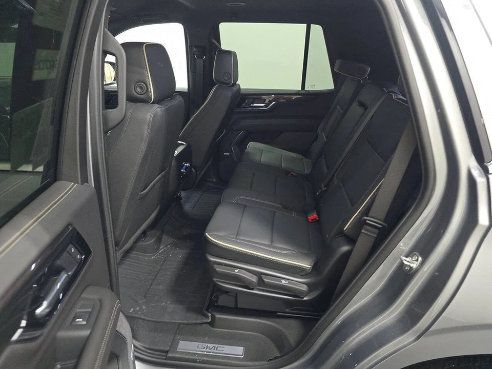 2026 GMC Yukon 5th Gen - Image 10 of 12