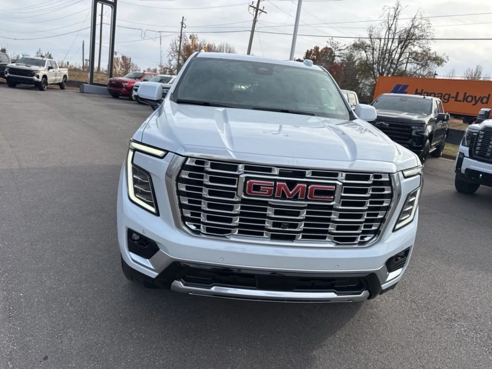 2026 GMC Yukon 5th Gen - Image 8 of 12