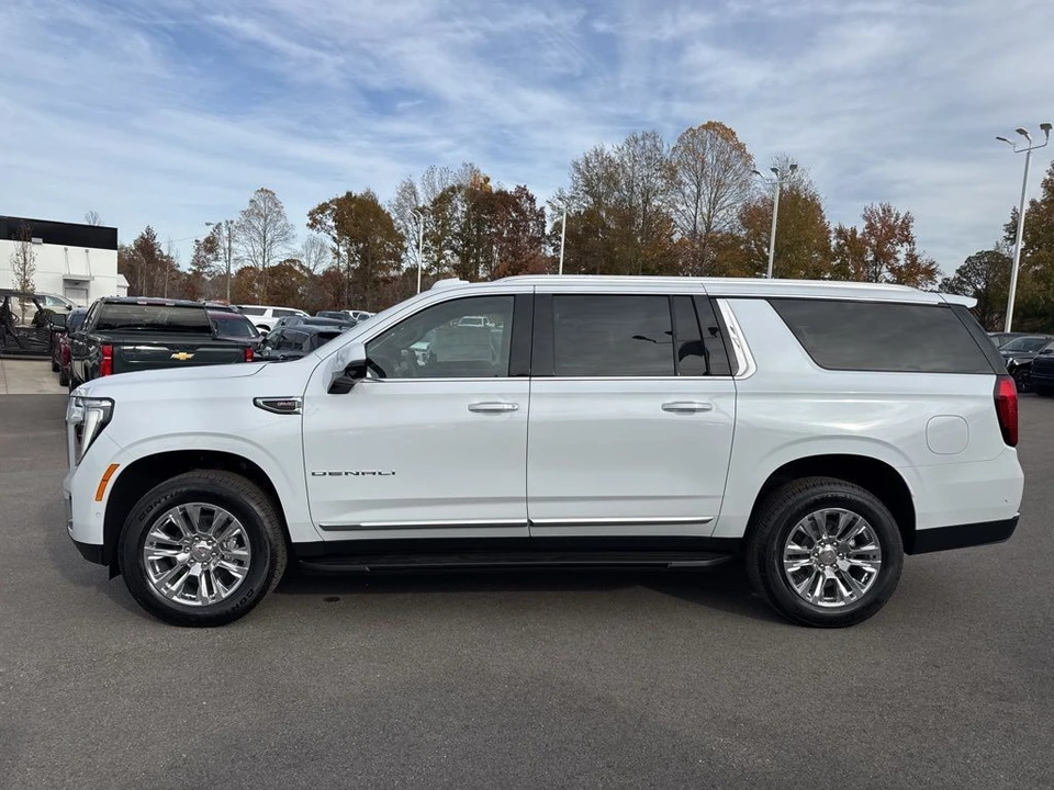 2026 GMC Yukon 5th Gen - Image 2 of 12