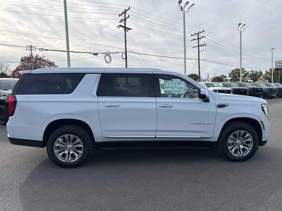 2026 GMC Yukon 5th Gen - Image 6 of 12