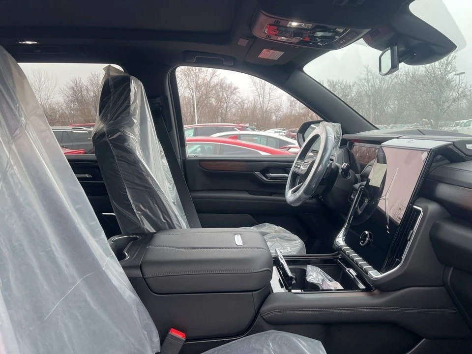 2026 GMC Yukon 5th Gen - Image 11 of 12