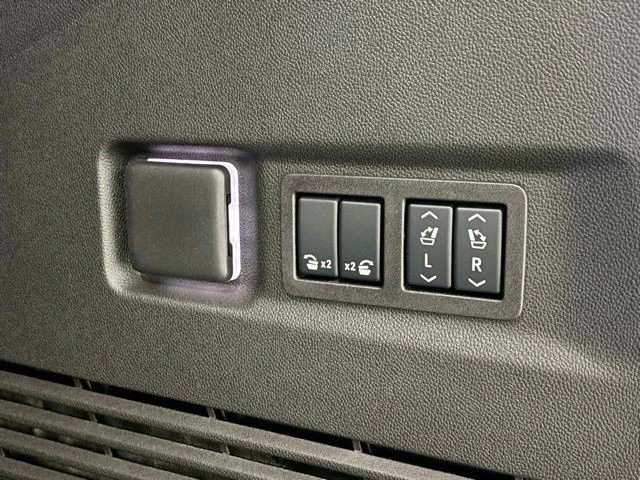 2026 GMC Yukon 5th Gen - Image 11 of 12