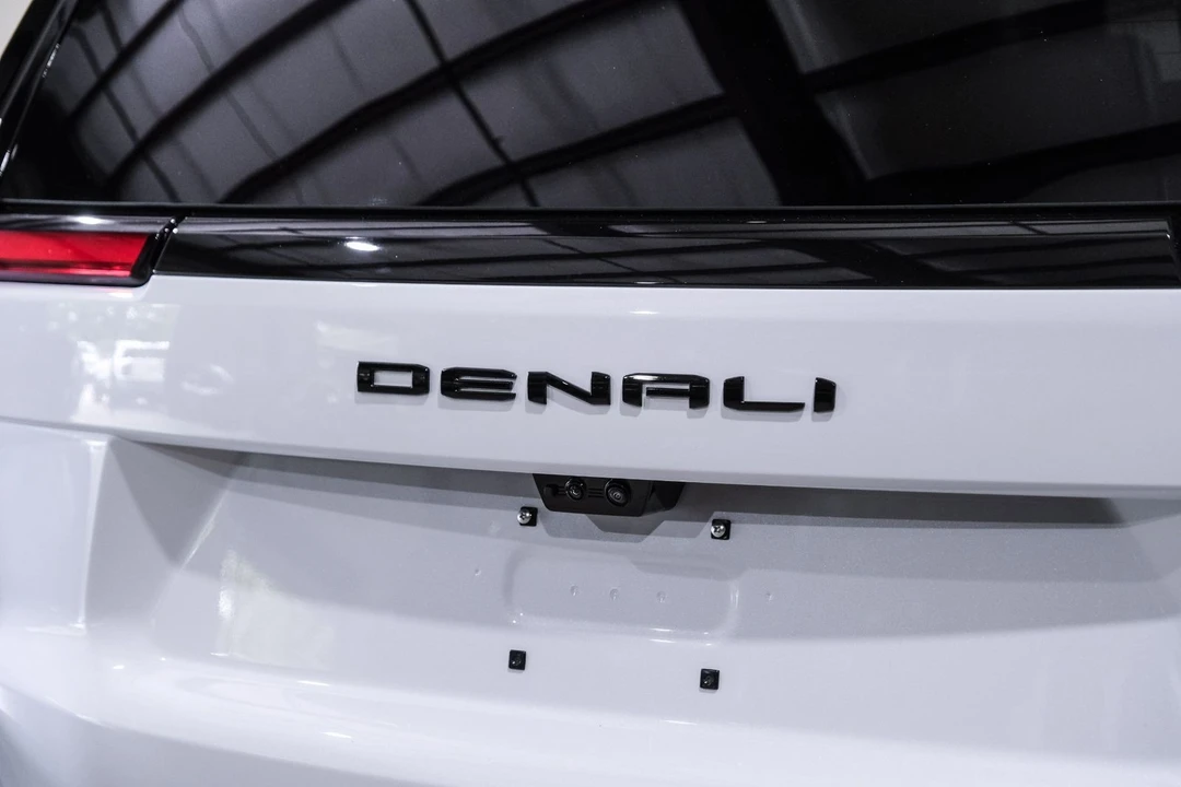 2026 GMC Yukon 5th Gen - Image 8 of 12