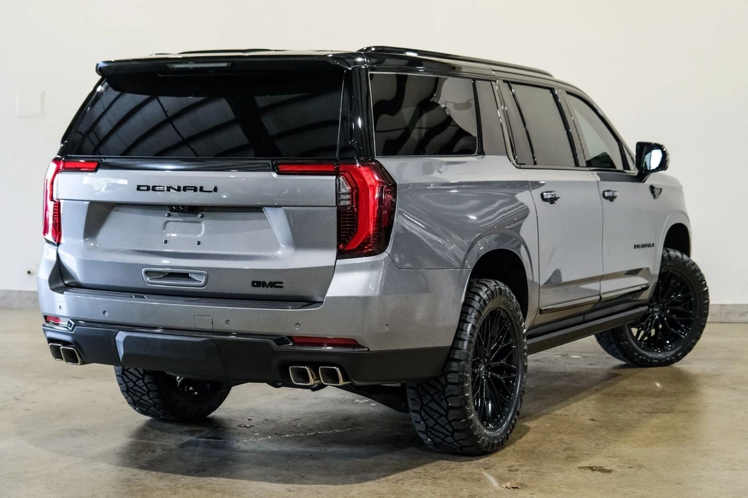 2026 GMC Yukon 5th Gen - Image 7 of 12