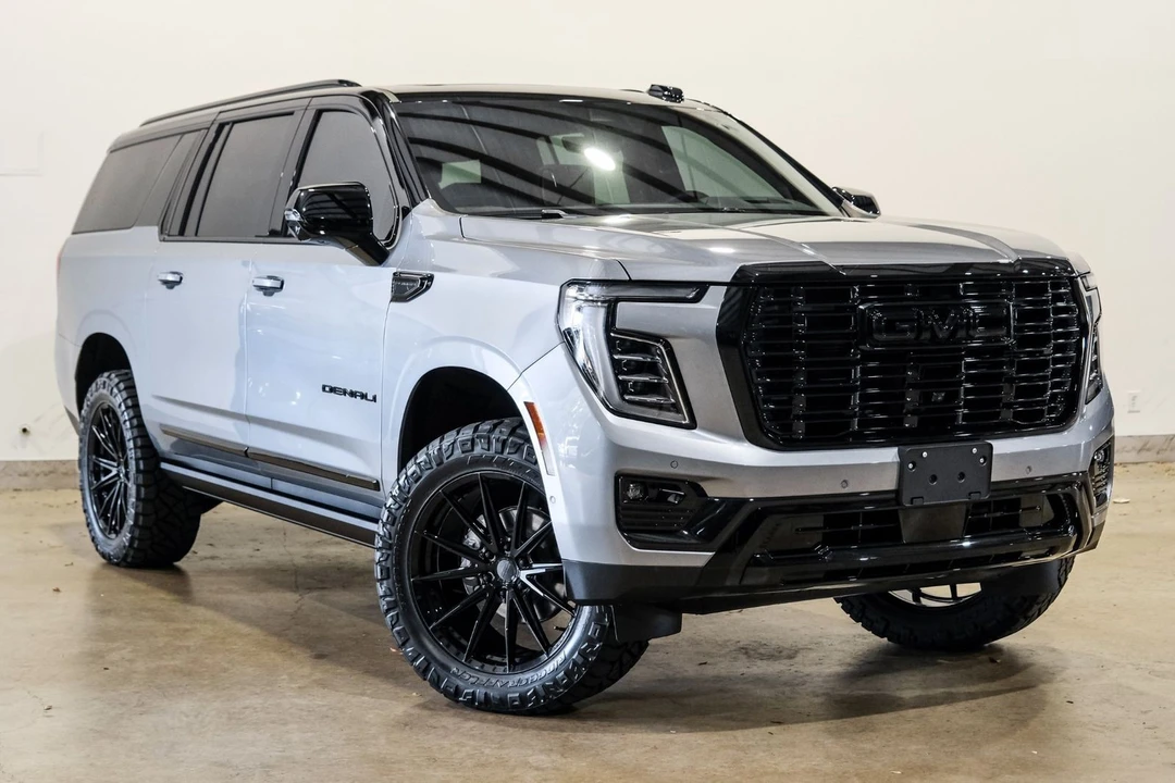 2026 GMC Yukon 5th Gen - Image 5 of 12