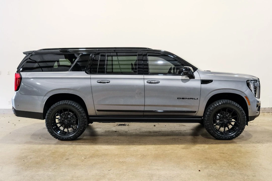 2026 GMC Yukon 5th Gen - Image 6 of 12
