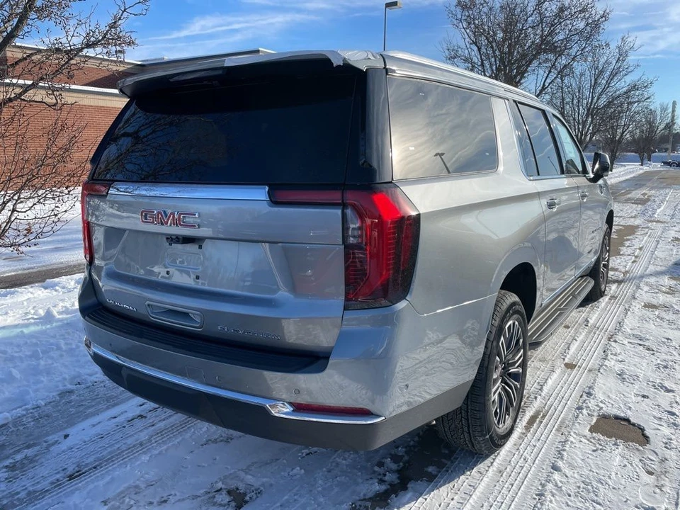 2026 GMC Yukon 5th Gen - Image 3 of 11