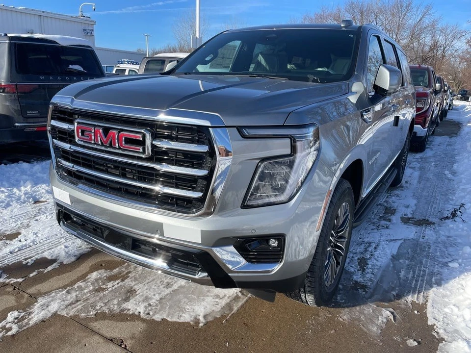 2026 GMC Yukon 5th Gen - Image 5 of 11
