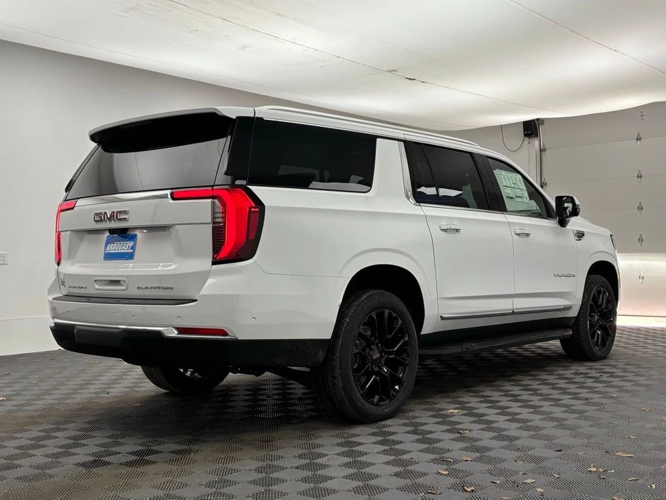 2026 GMC Yukon 5th Gen - Image 10 of 12