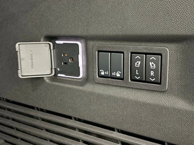 2026 GMC Yukon 5th Gen - Image 10 of 12
