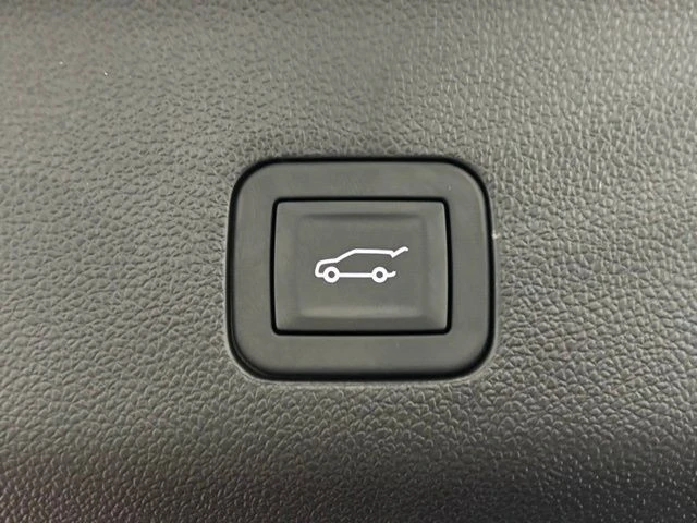 2026 GMC Yukon 5th Gen - Image 11 of 12