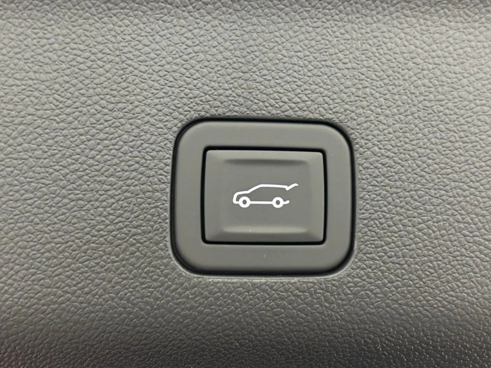 2026 GMC Yukon 5th Gen - Image 12 of 12