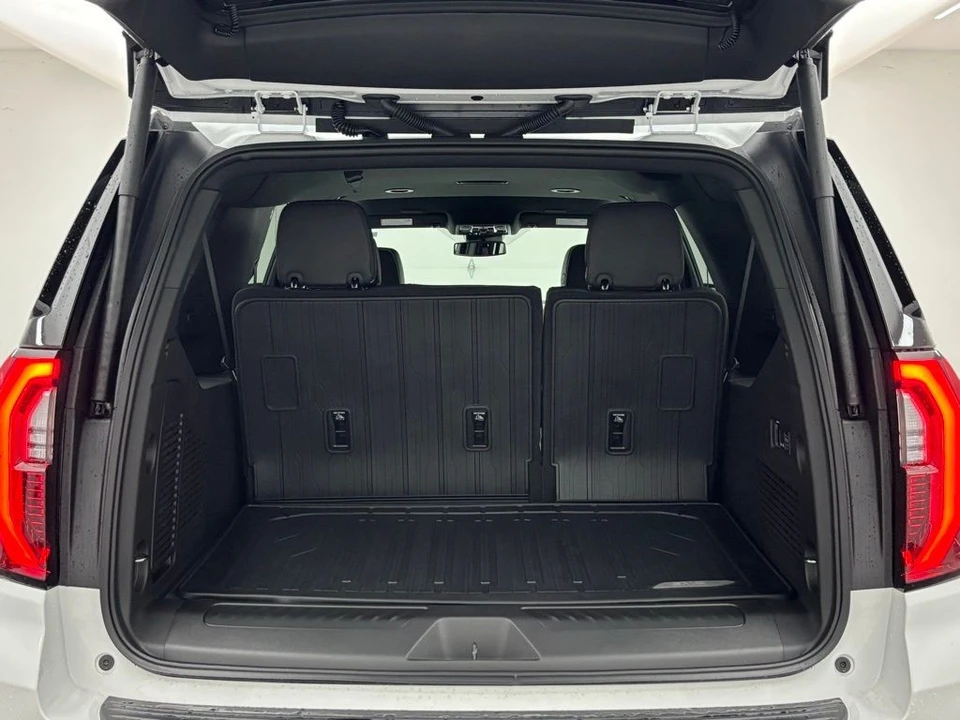 2026 GMC Yukon 5th Gen - Image 10 of 12