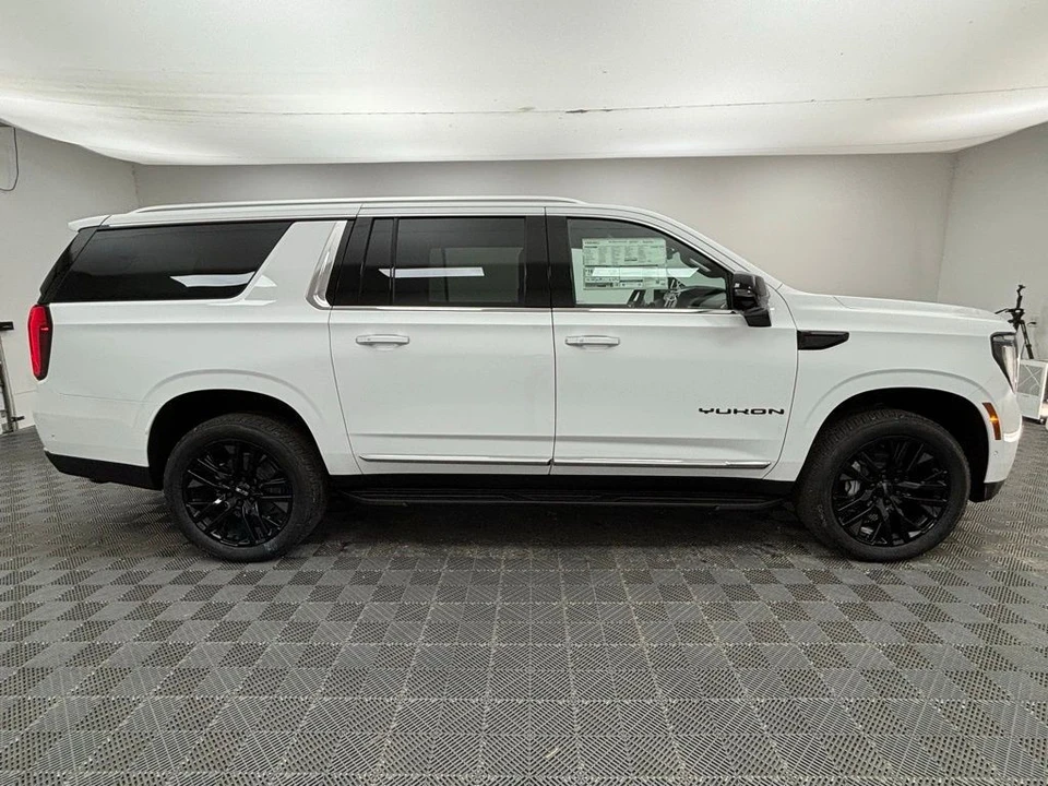 2026 GMC Yukon 5th Gen - Image 7 of 12