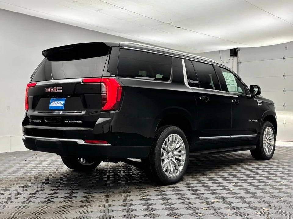 2026 GMC Yukon 5th Gen - Image 10 of 12