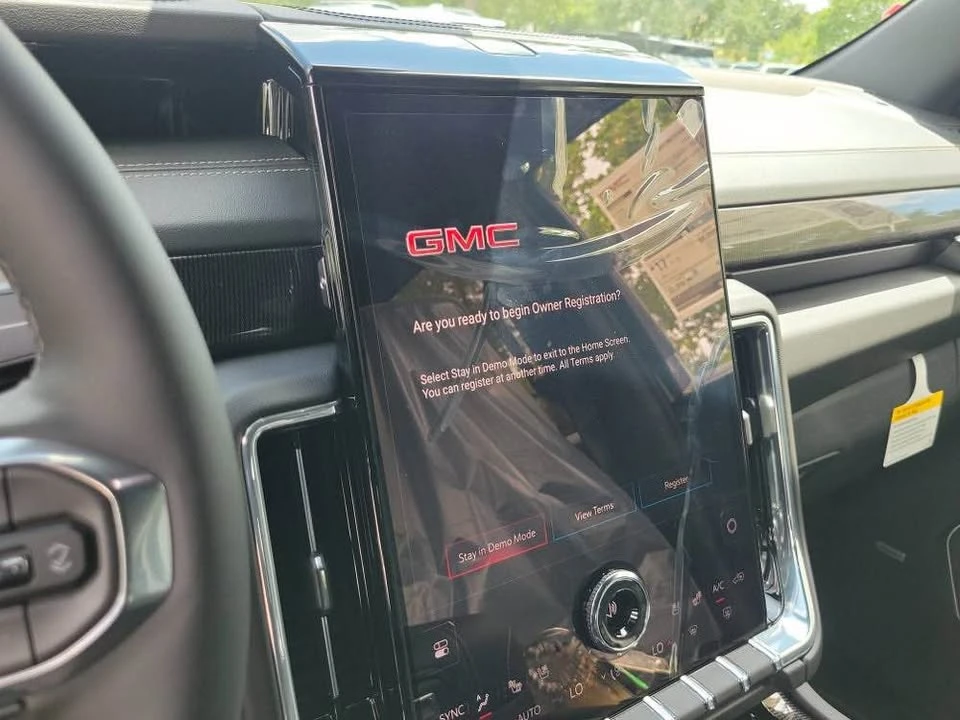 2026 GMC Yukon 5th Gen - Image 8 of 11