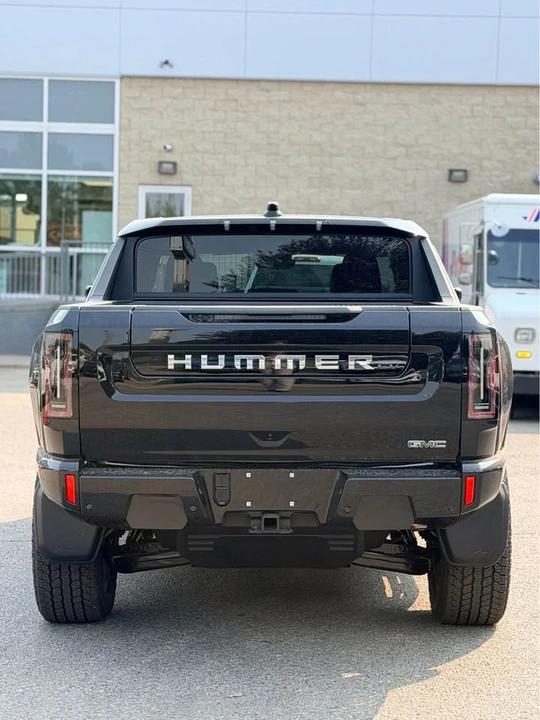2026 GMC Hummer EV - Image 5 of 8
