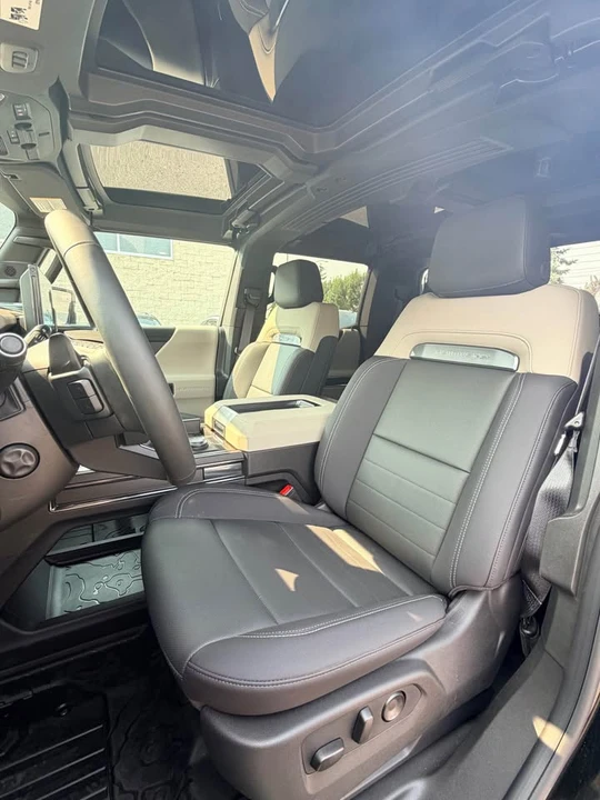 2026 GMC Hummer EV - Image 8 of 8