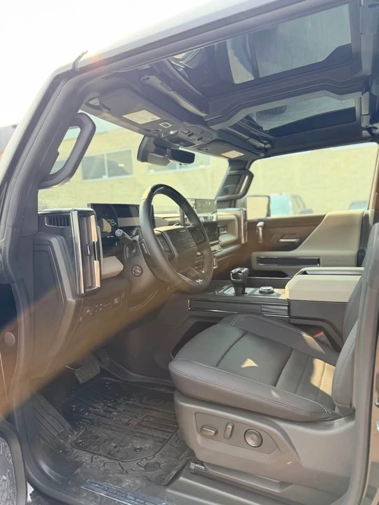 2026 GMC Hummer EV - Image 7 of 8