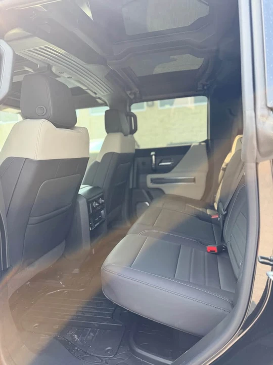2026 GMC Hummer EV - Image 6 of 8