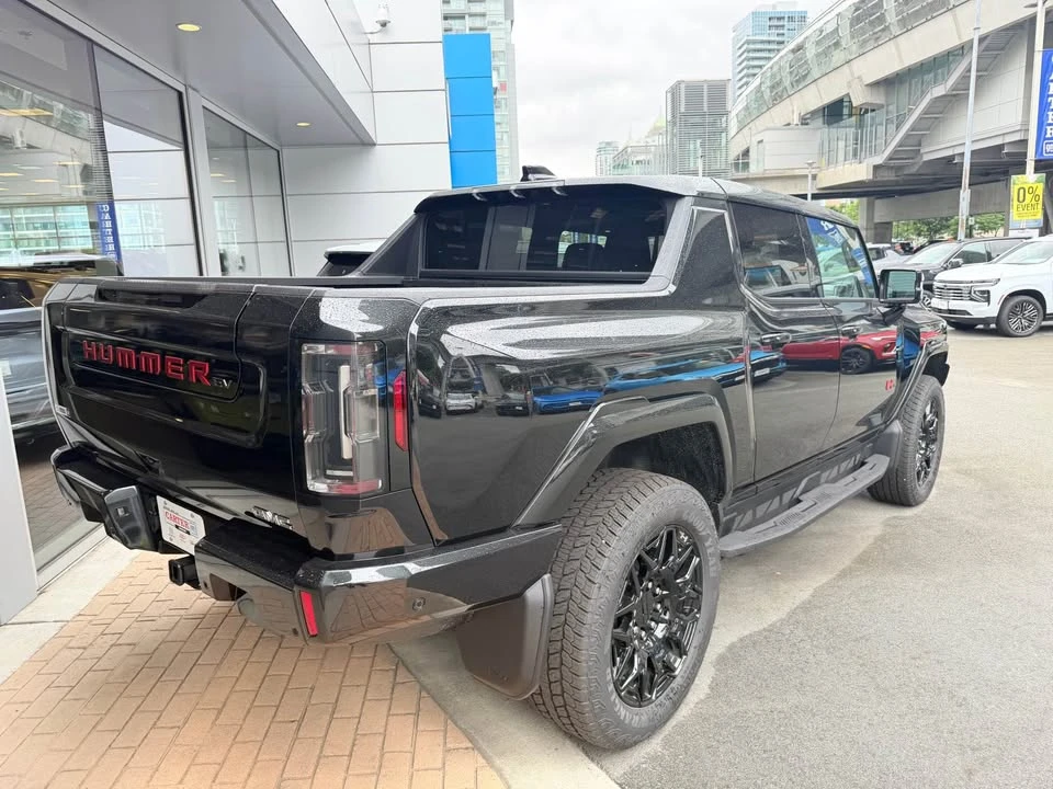 2026 GMC Hummer EV - Image 9 of 14