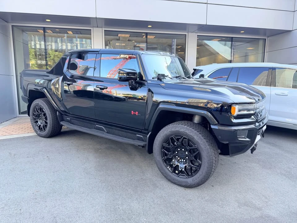 2026 GMC Hummer EV - Image 4 of 14