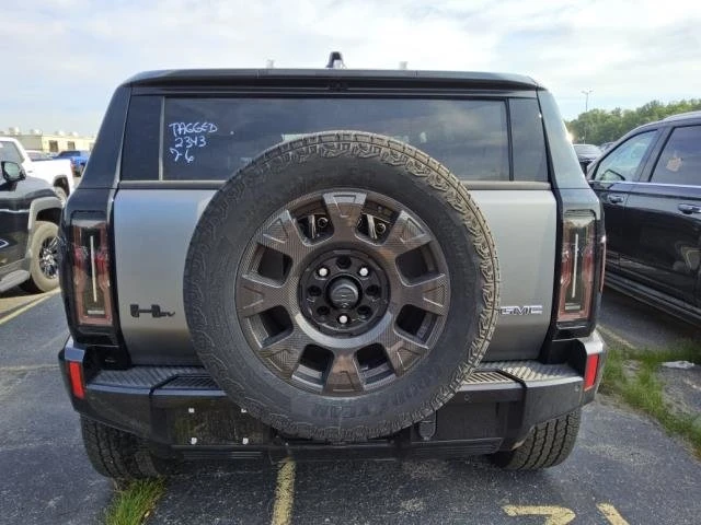 2026 GMC Hummer EV - Image 16 of 20
