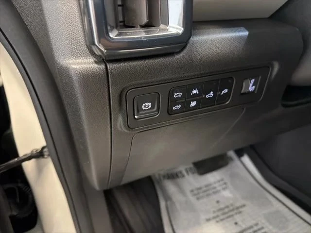 2026 GMC Hummer EV - Image 19 of 19