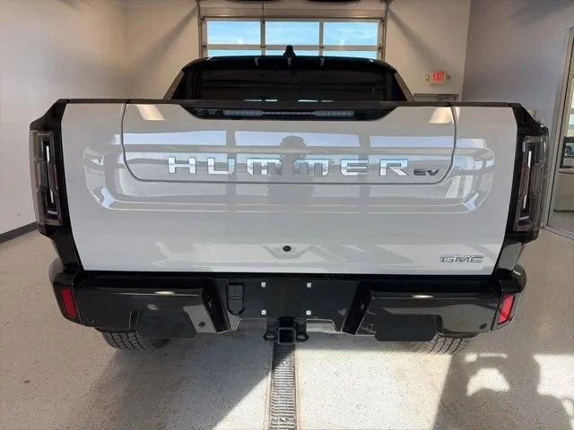 2026 GMC Hummer EV - Image 12 of 19