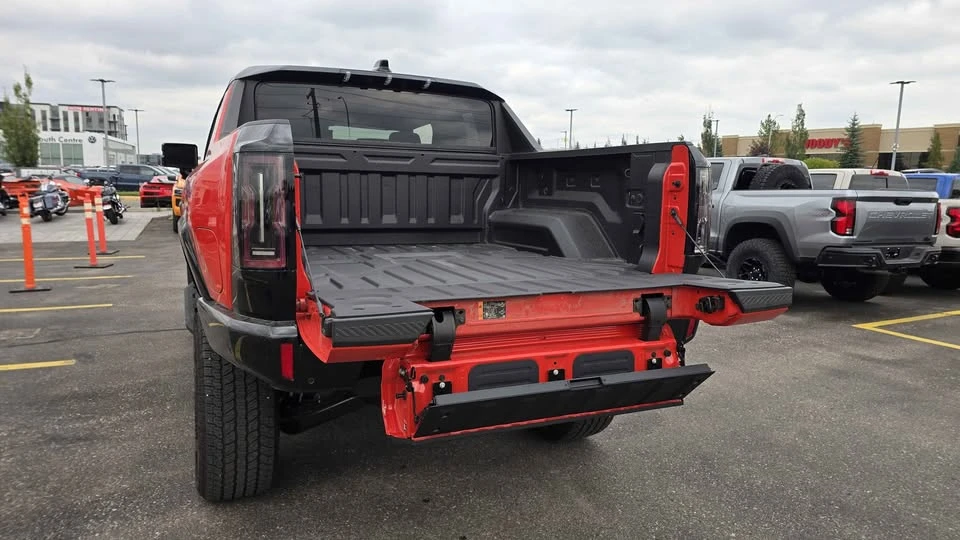 2026 GMC Hummer EV - Image 5 of 11