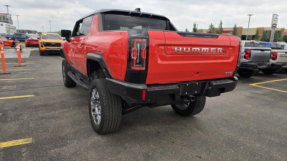 2026 GMC Hummer EV - Image 4 of 11