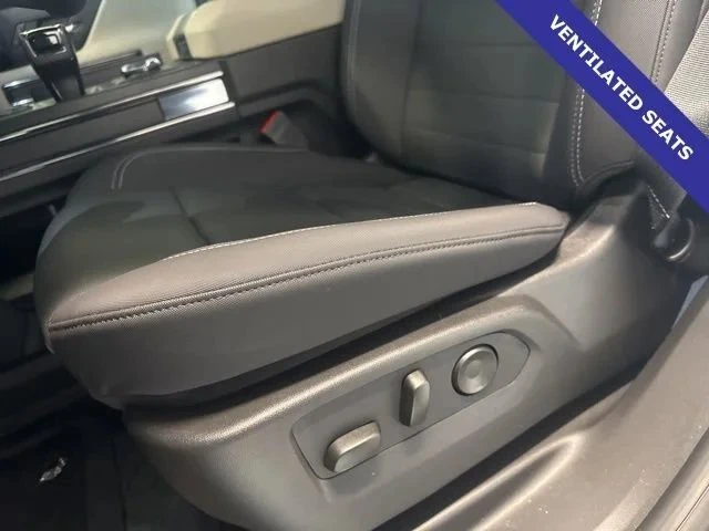 2026 GMC Hummer EV - Image 10 of 18