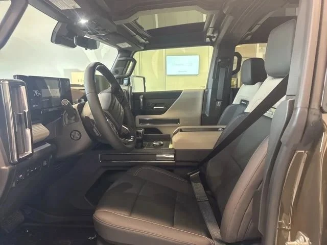 2026 GMC Hummer EV - Image 18 of 18