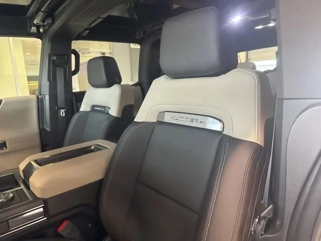 2026 GMC Hummer EV - Image 17 of 18