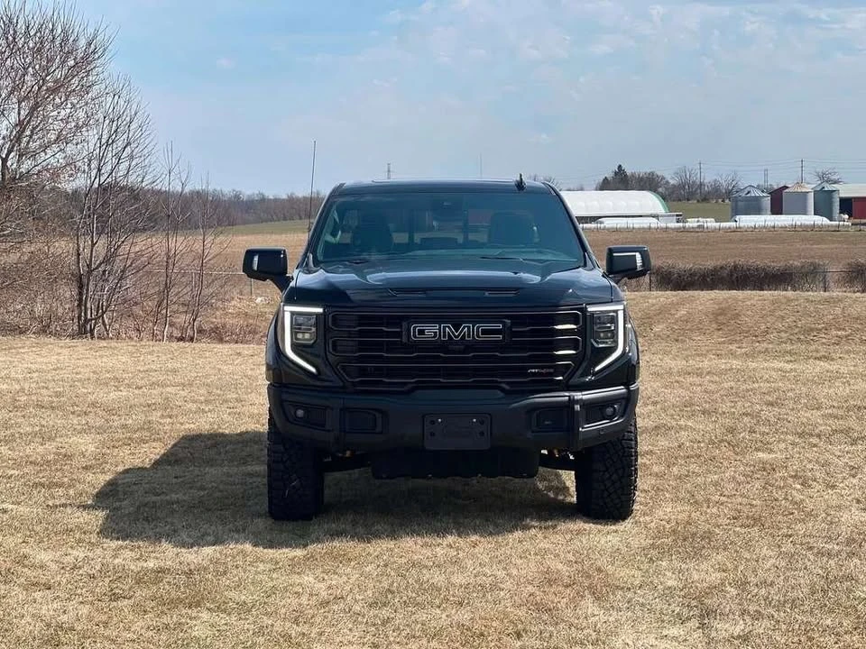 2026 GMC Sierra 5th Gen - Image 2 of 20