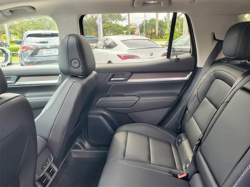 2026 GMC Terrain - Image 4 of 18