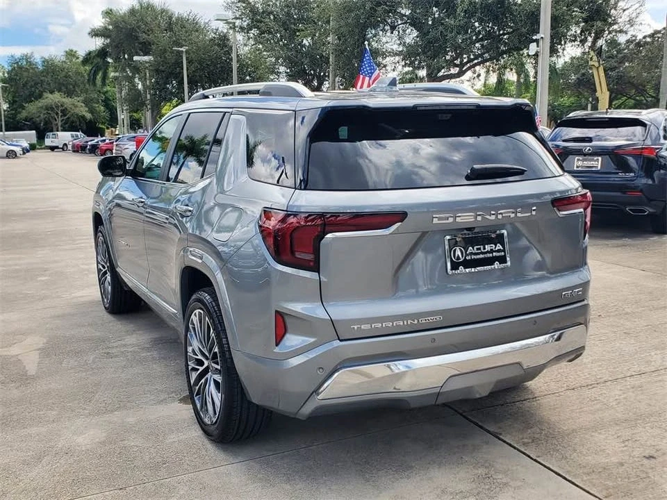2026 GMC Terrain - Image 3 of 18