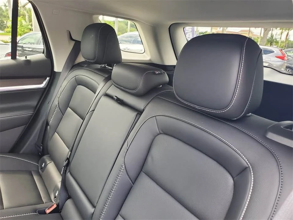 2026 GMC Terrain - Image 11 of 18