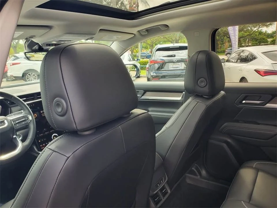2026 GMC Terrain - Image 7 of 18