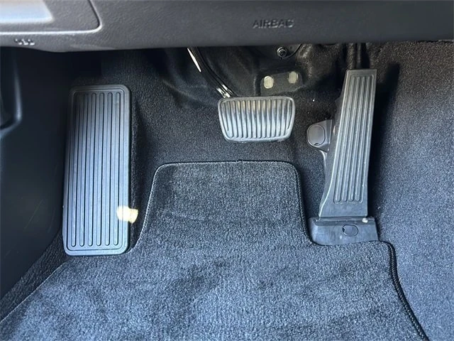 2026 Genesis G70 - Image 9 of 14