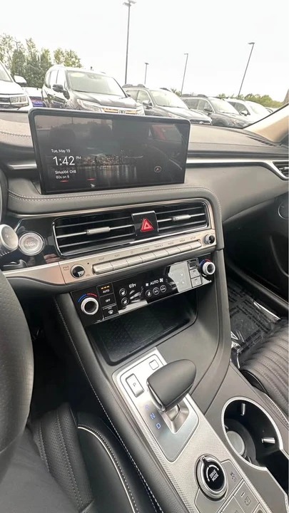 2026 Genesis G70 - Image 9 of 11