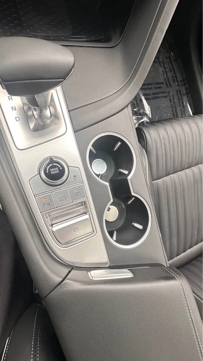2026 Genesis G70 - Image 8 of 11