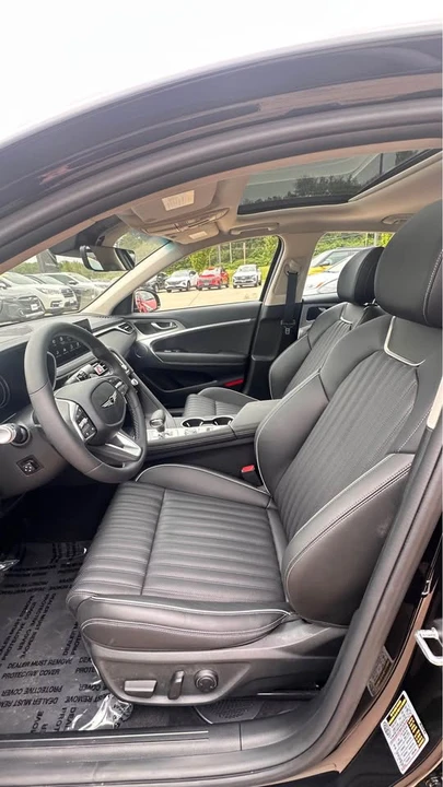 2026 Genesis G70 - Image 5 of 11