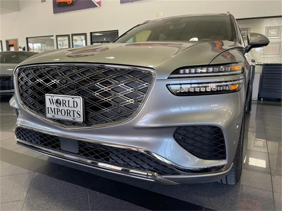 2026 Genesis G70 - Image 11 of 31