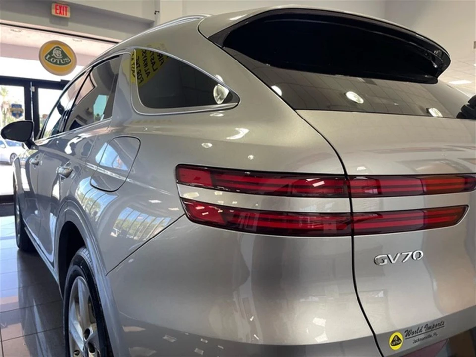 2026 Genesis G70 - Image 15 of 31