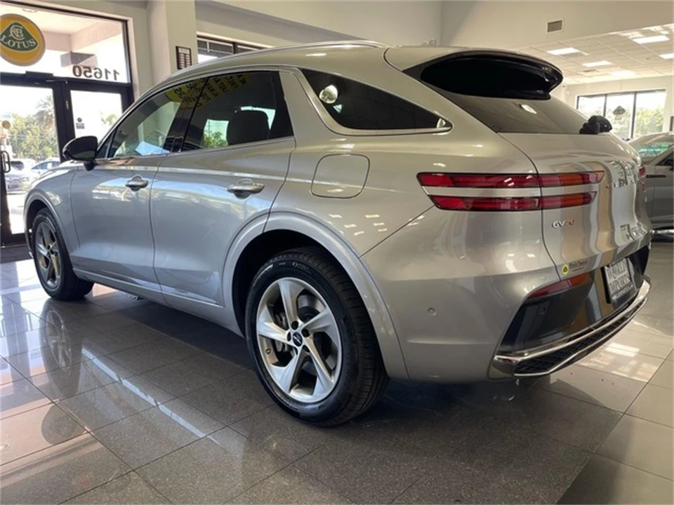2026 Genesis G70 - Image 3 of 31