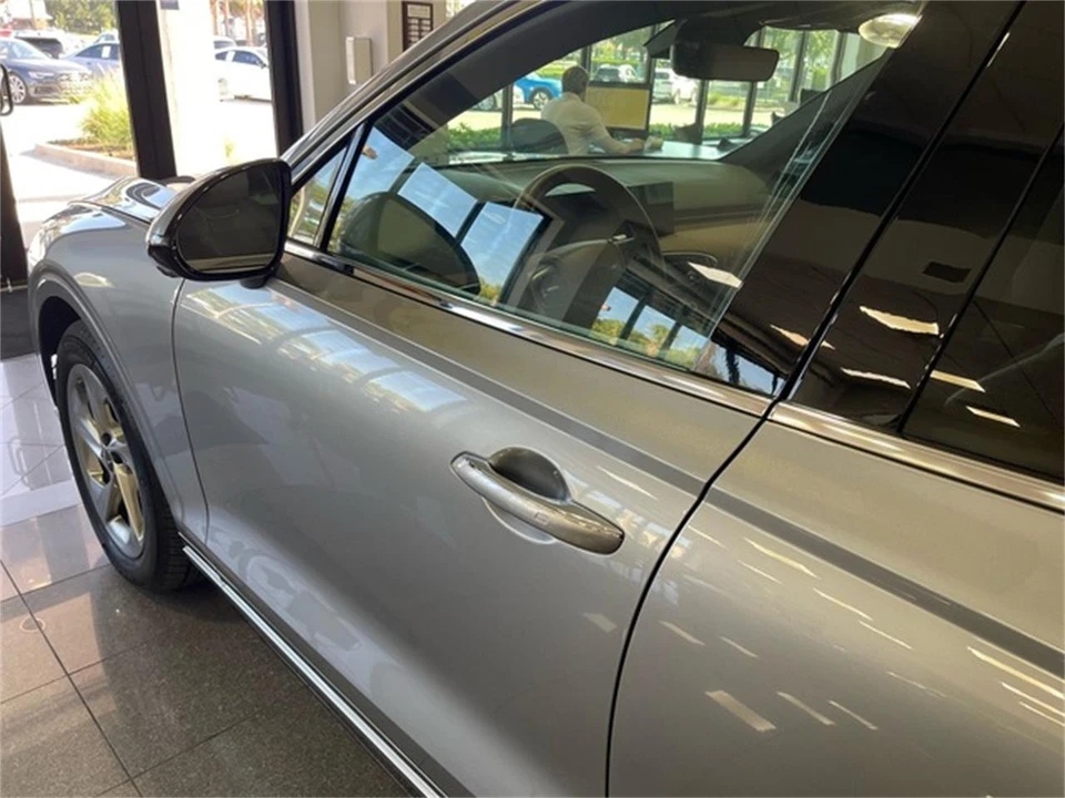 2026 Genesis G70 - Image 13 of 31