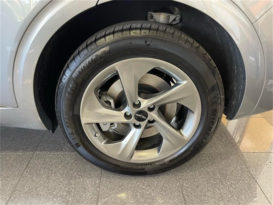 2026 Genesis G70 - Image 21 of 31